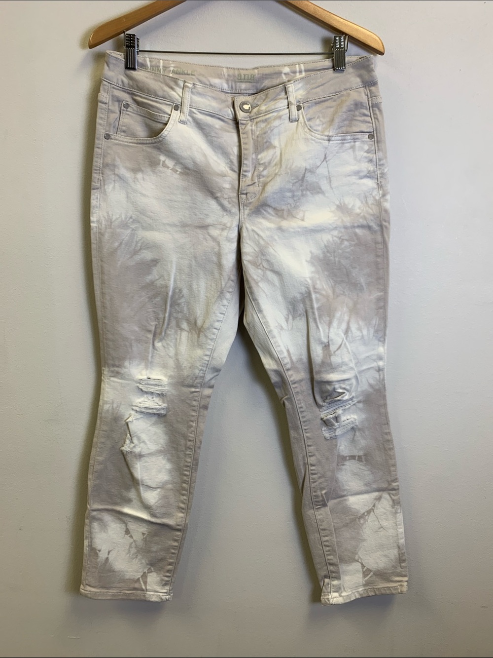 a.n.a Women's Light Gray Tie-Dye Skinny Jeans